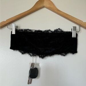 SKIMS Lace Strapless Bandeau Bra. Size XS